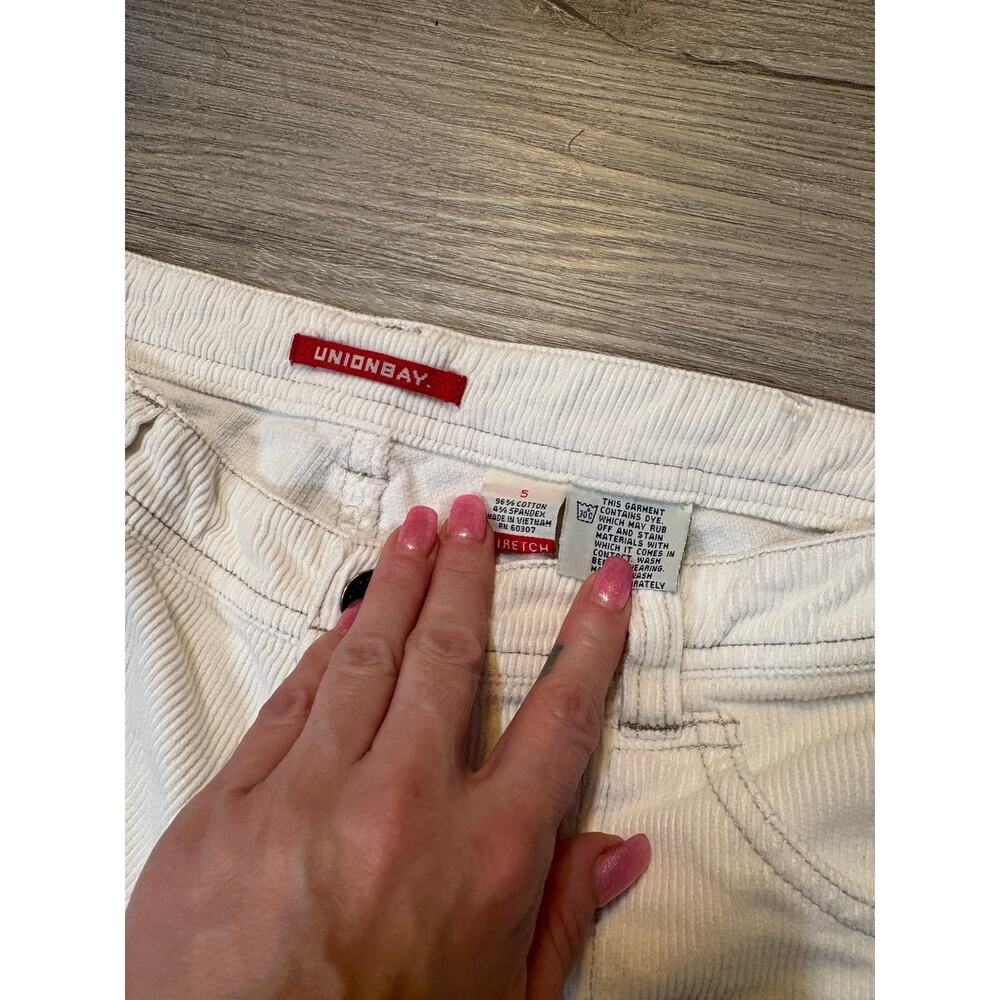 Vintage Y2K Unionbay White Corduroy Low Rise Flare Jeans Stretch 5 Patch Pockets - Picture 3 of 12